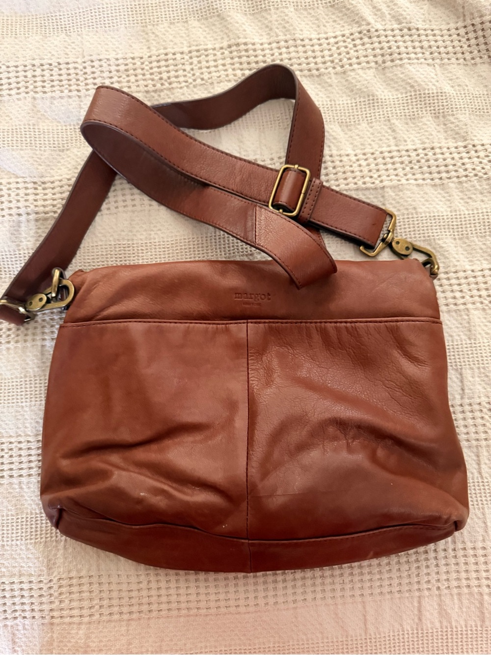 Stylish Smooth Leather Crossbody Bag in Cognac Brown - Picture 2 of 3